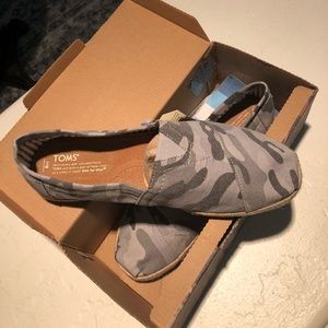 Men’s TOMS